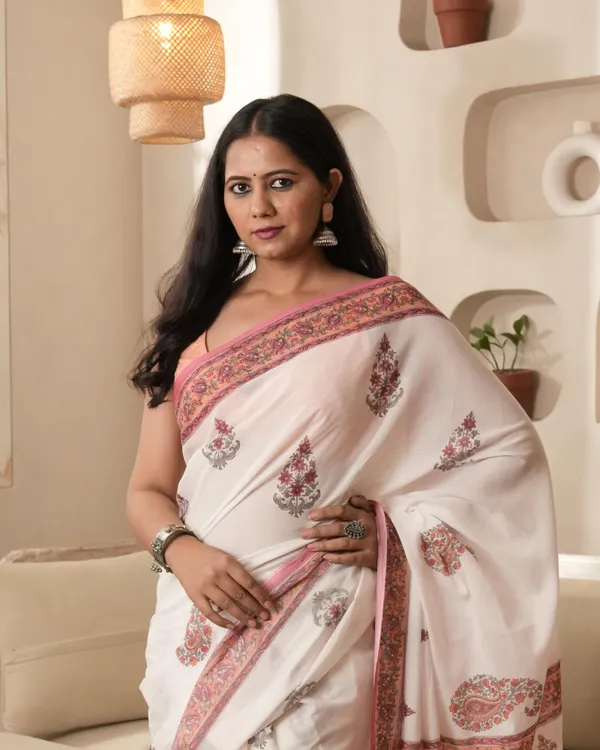 Multicolour_Cotton_Butta_Hblock_Print_Mul_Saree_With_Tassels_For_Women